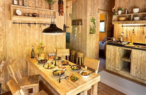 Mol House | Nice tent lodge with bathroom, near a lake