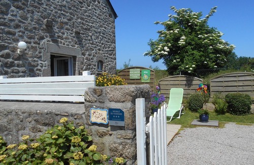 Montfarville House | Nice typical house near the port of BARFLEUR .