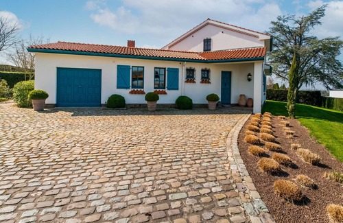 Thimister-Clermont House | Nice villa l'Hacienda in Thimister-Clermont with garden