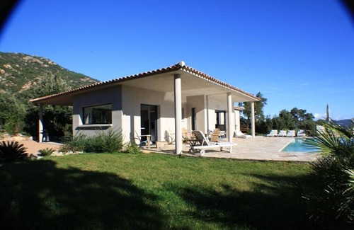 San-Gavino-di-Carbini Villa | NICE VILLA with swimming pool and small sea view in PORTO VECCHIO