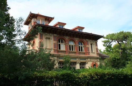 Sanguinet House | Nice wooden house on a large lot, near the lake and downtown