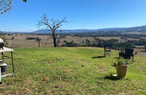 Allans Flat House | Nichol Road Hideaway at Annie’s Retreat by Tiny Away