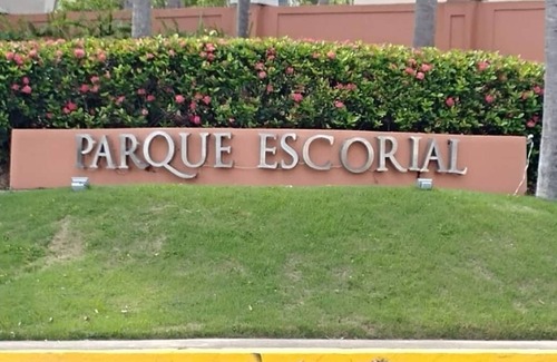 San Anton Apartment | Nicky’s place in San Juan,Carolina, PR close to everywhere. You will love it.