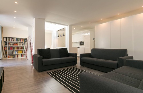 EUR House | Niclas Luxury Apartments OpenSpace-Luxurious Studio in Villa at Eur