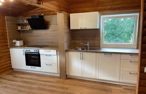 Nideggen Cabin | Nideggen's Schwedenhaus, right next to the forest with great hiking trails and a fireplace.