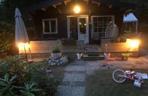 Lanaken House | Nieuw vebouwd Vakantie Boshuisje Meibloempje