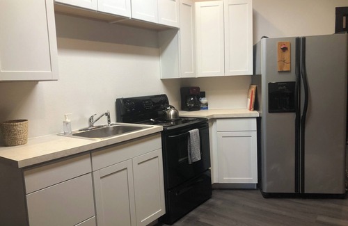 Eureka Springs Historic District Apartment | Night Owl 2E Fun Apartment in Downtown Eureka Springs w/optional paid parking!