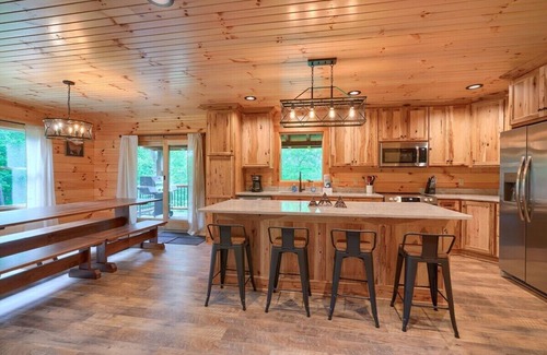Logan Cabin | Night Song Lodge | Brand New Luxury Lodge