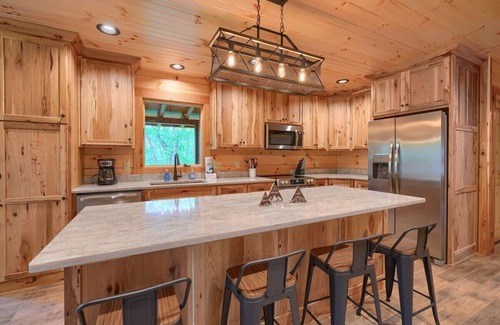 Logan Cabin | Night Song Lodge | Brand New Luxury Lodge