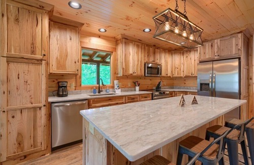 Logan Cabin | Night Song Lodge | Brand New Luxury Lodge