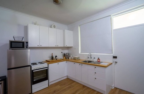 Nightcliff Apartment | Nightcliff Retreat: Stylish 2BR Apt Near Foreshore