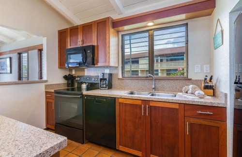 Poipu Condo | Nihi Kai 203 Poipu Poolside - Ocean Views, w/AC
