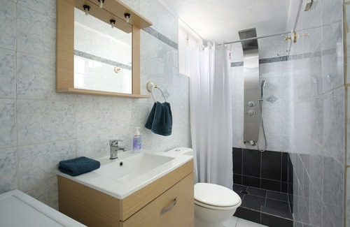 Nikaia-Agios Ioannis Rentis Apartment | Nikea apartments near Piraeus port and metro st I