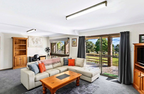 Nikenbah House | Nikenbah Escape with tranquil views
