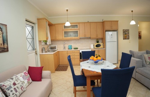 Kariotai House | Nikis Country House - Lefkada BnB Private Parking