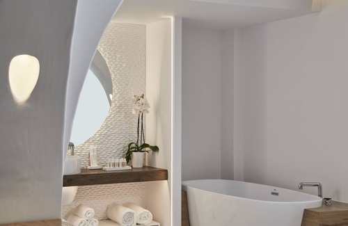 Agia Paraskevi Hotel | Nikki Beach Resort & Spa Santorini