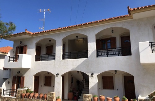 Gialiskari Apartment | Nikos Studio 2 - Studio Apartment, Sleeps 3