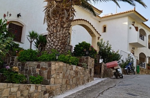 Gialiskari Apartment | Nikos Studio 4 - Studio Apartment, Sleeps 3