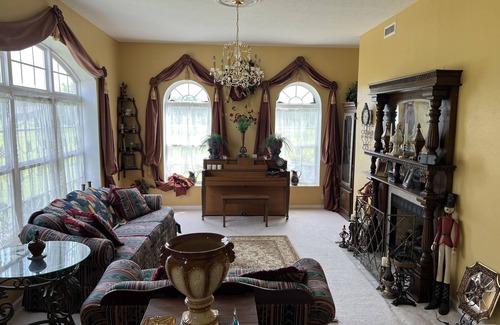 Bonifay House | Nina’s Home Place is a touch of class.