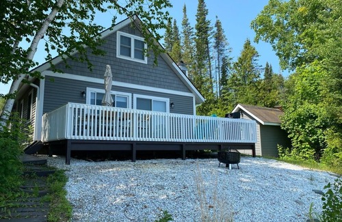 Bay Shore Cottage | Nine Mile Point Cottage on Lake Michigan