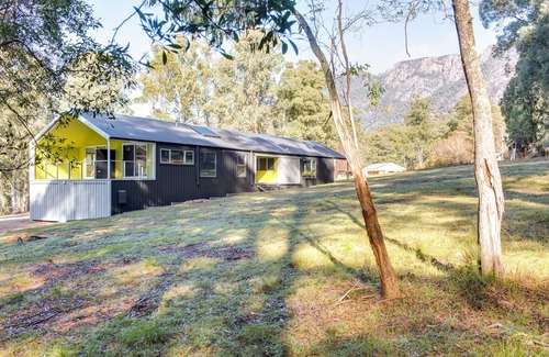 Porepunkah House | Nine Steps - private estate on 29 acres with stunning views of Mount Buffalo