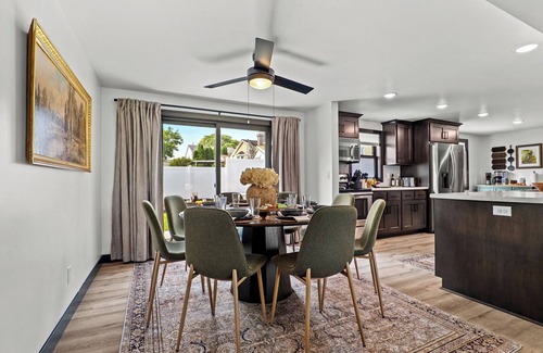 Ashwaubenon Apartment | NineSixFive Fieldhouse | Stadium · Arcades · Luxe