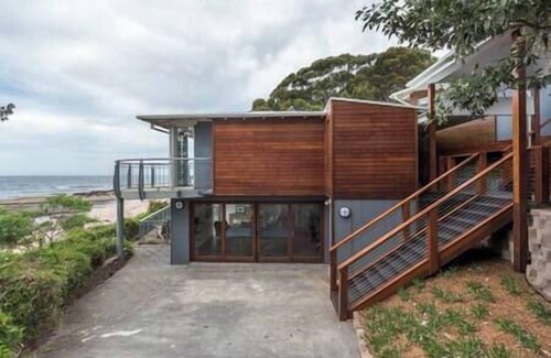 Mollymook House | 'Nirvana' - Beachfront Family Home in Mollymook