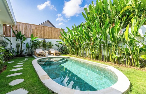 Padonan Villa | Nirvana, Charming 3-Bedroom Villa with Cozy Vibes – Canggu