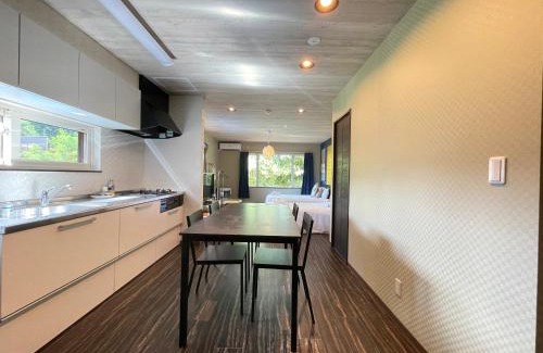 Niseko Apartment | Niseko VILLA KIRAKU TSURU 車利用にオススメ 各スキー場迄車で約15分