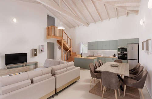 Dafnata Villa | Nisos Villa Blue -Beachfront & Pool