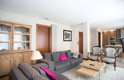 San Sebastian Centro Apartment | NIZA LA CONCHA, terrace with beach views