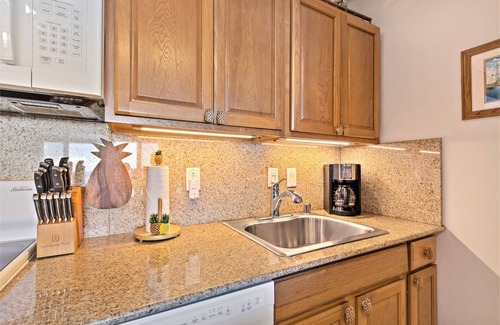 Honokowai Condo | nKaanapali, Ocean Front Condo, Free parking and NO Resort Fee’s, Cabana Access.