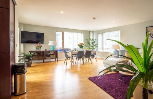 Clifden House | No 1 Courthouse Square
