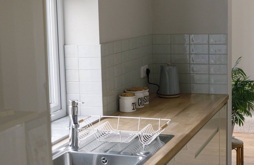Brighton House | No. 26…The Perfect Brighton Getaway! Free Parking! Private Garden! Sleeps 6!