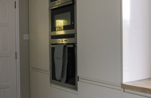 Brighton House | No. 26…The Perfect Brighton Getaway! Free Parking! Private Garden! Sleeps 6!