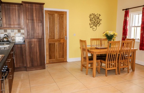 Dungarvan Cottage | NO. 3 AN SEANACHAI, family friendly in Dungarvan, County Waterford
