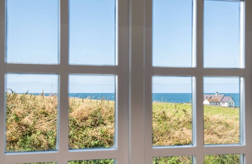 Llanfaethlu Cottage | No. 9 The Dairy - A beachside barn conversion on Anglesey