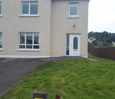 Ballinamore House | NO 9 The Willows, Ballinamore, Entire home