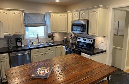 South Salt Lake House | No chores Utopia close to Downtown