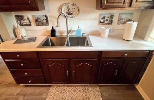 Saxony Forest House | NO CLEANING FEE Century farmhouse on Lake Keowee near Clemson