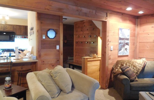 Hidden Valley House | No Contact Check in/out, Private Access, Short Walk to Lake, Relax by Wood Stove