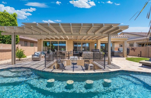 Goodyear House | No Fee Heated pool, Spa & gorgeous House🌴☀️