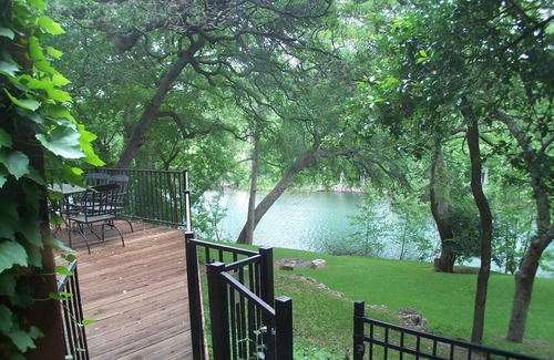 Gruene House | No Flood! Gruene River Home and Cottage on Guadalupe! Sleeps-13. 5 Bed/3.5Baths