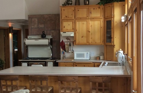 Flagstaff Cottage | NO PHONE, NO POOL, NO CIGARETTES, nNEAR ARIZONA TRAIL, FOREST ADJACENT