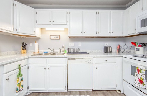 Fayetteville Apartment | No Place Like Homeplace! II