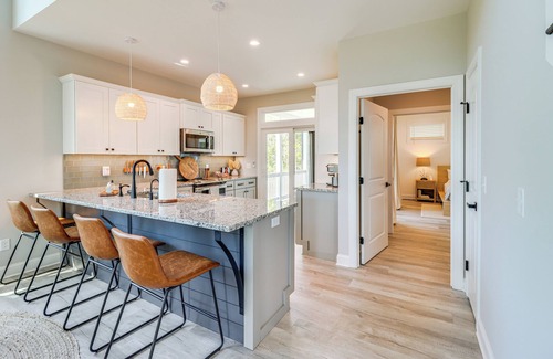 Myrtle Grove House | "No Regerts" a Modern and Spacious 5-bedroom home in Wilmington