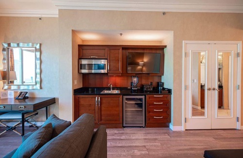 Las Vegas Condo | No Resort Fee Strip View Balcony+ Free Valet+ Pool