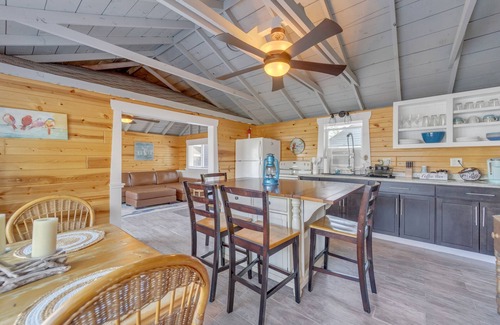 Kalkaska Cottage | Noble Cottage :Fall Foliage & Cozy Campfires – Your Autumn Escape!
