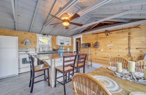 Kalkaska Cottage | Noble Cottage :Fall Foliage & Cozy Campfires – Your Autumn Escape!