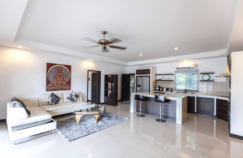 Rawai Villa | Noksawan Spacious villa private bungalow